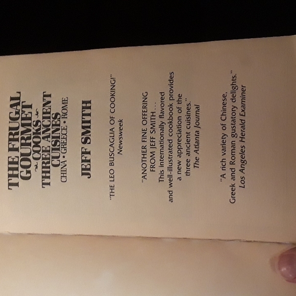 ♥️ANTIQUE MUST READ♥️Frugal Gourmet Cooks - Three Ancient Cuisines - Picture 6 of 7